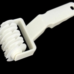 Baking Tools Small Plastic Netting Knife Pineapple Bread Hob Roller Knife Kitchen Gadget Report