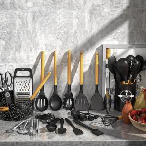 44-Piece Wooden-Handle Silicone Kitchenware Set For High-Temperature And Non-Stick Pans